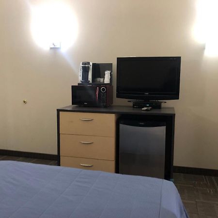 Motel Falcon บรอสซาร์ด ภายนอก รูปภาพ