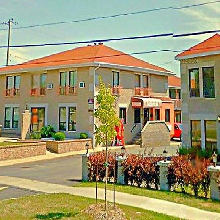 Motel Falcon บรอสซาร์ด ภายนอก รูปภาพ