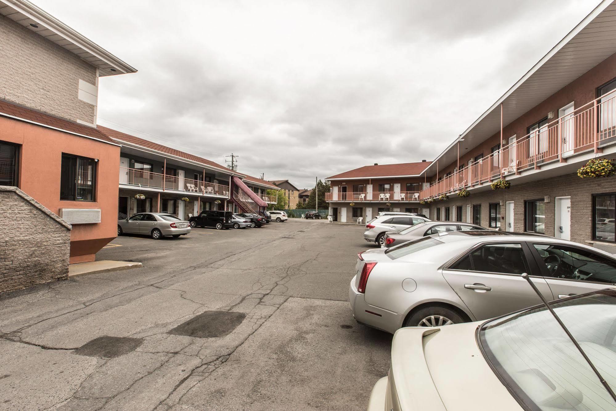 Motel Falcon บรอสซาร์ด ภายนอก รูปภาพ