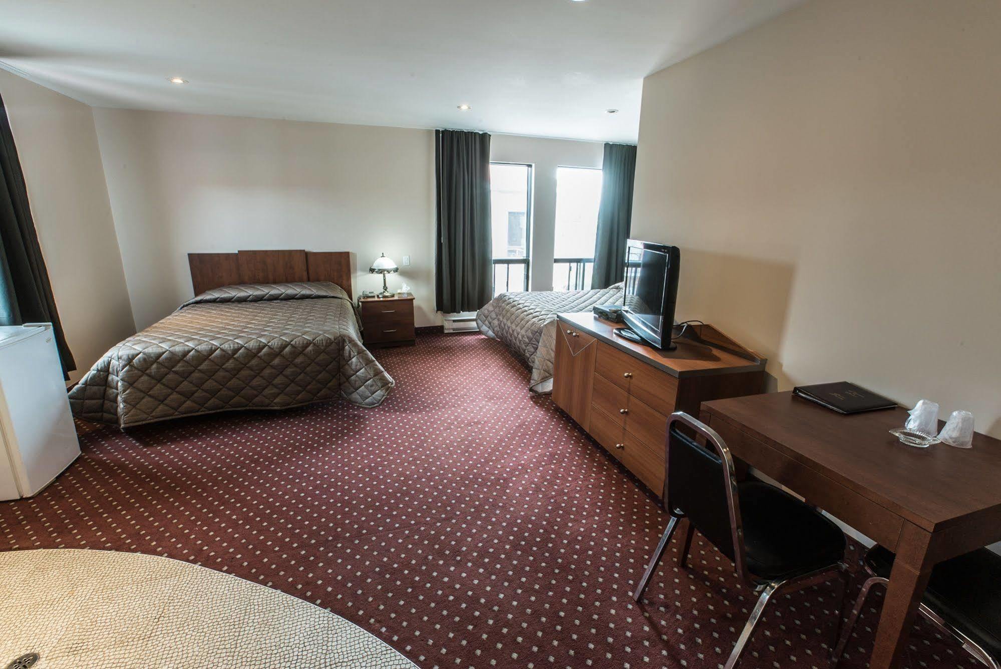 Motel Falcon บรอสซาร์ด ภายนอก รูปภาพ