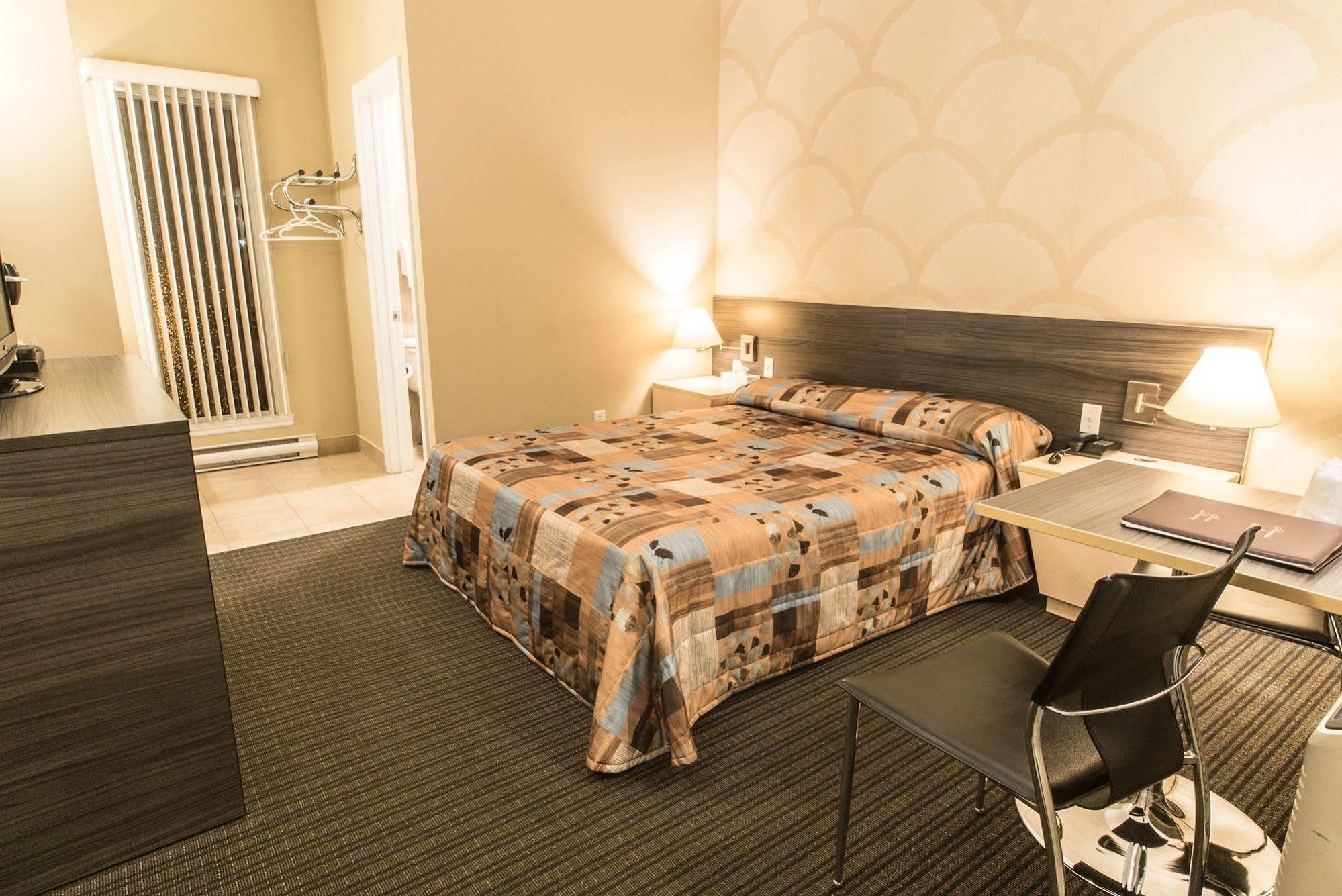 Motel Falcon บรอสซาร์ด ภายนอก รูปภาพ
