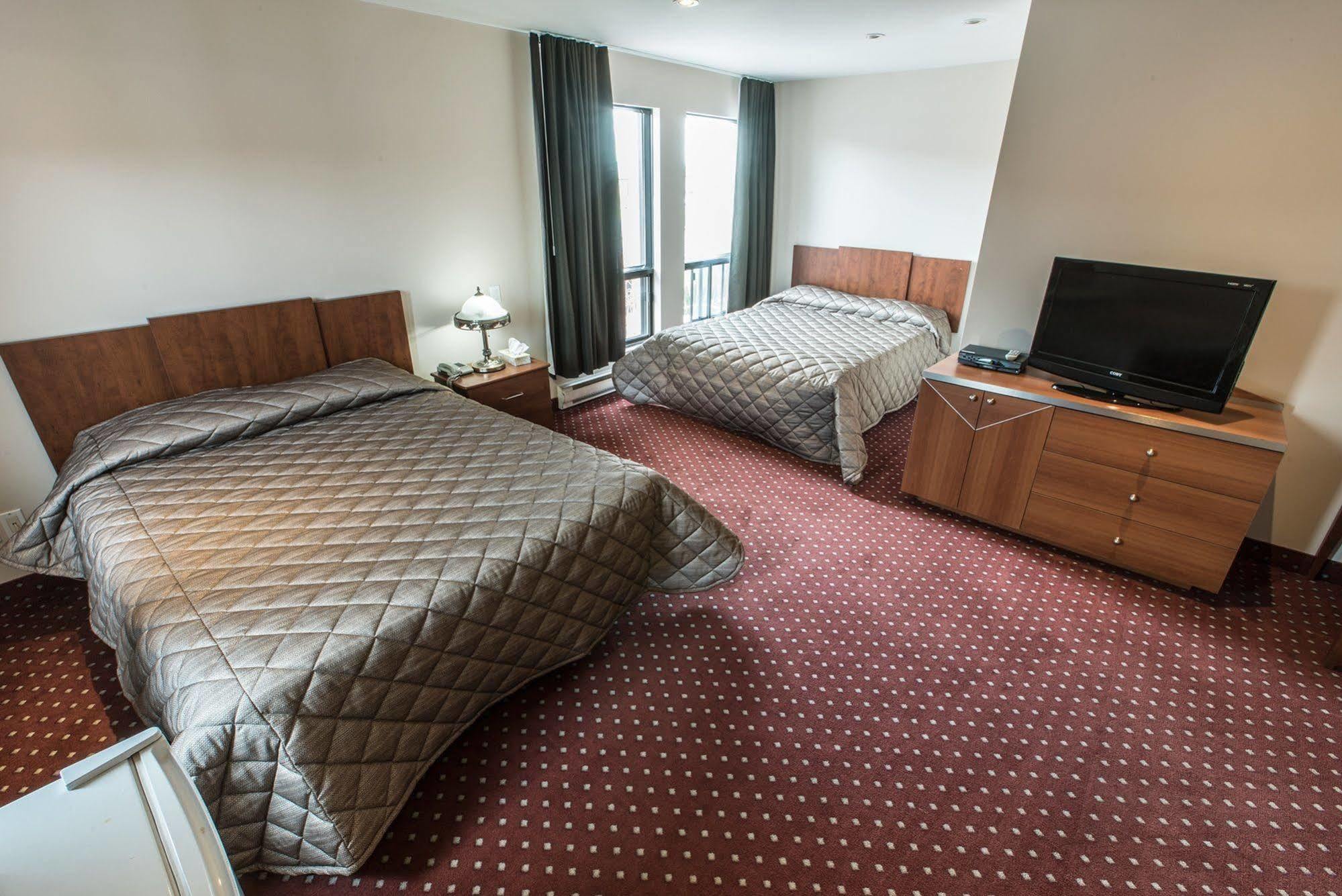 Motel Falcon บรอสซาร์ด ภายนอก รูปภาพ